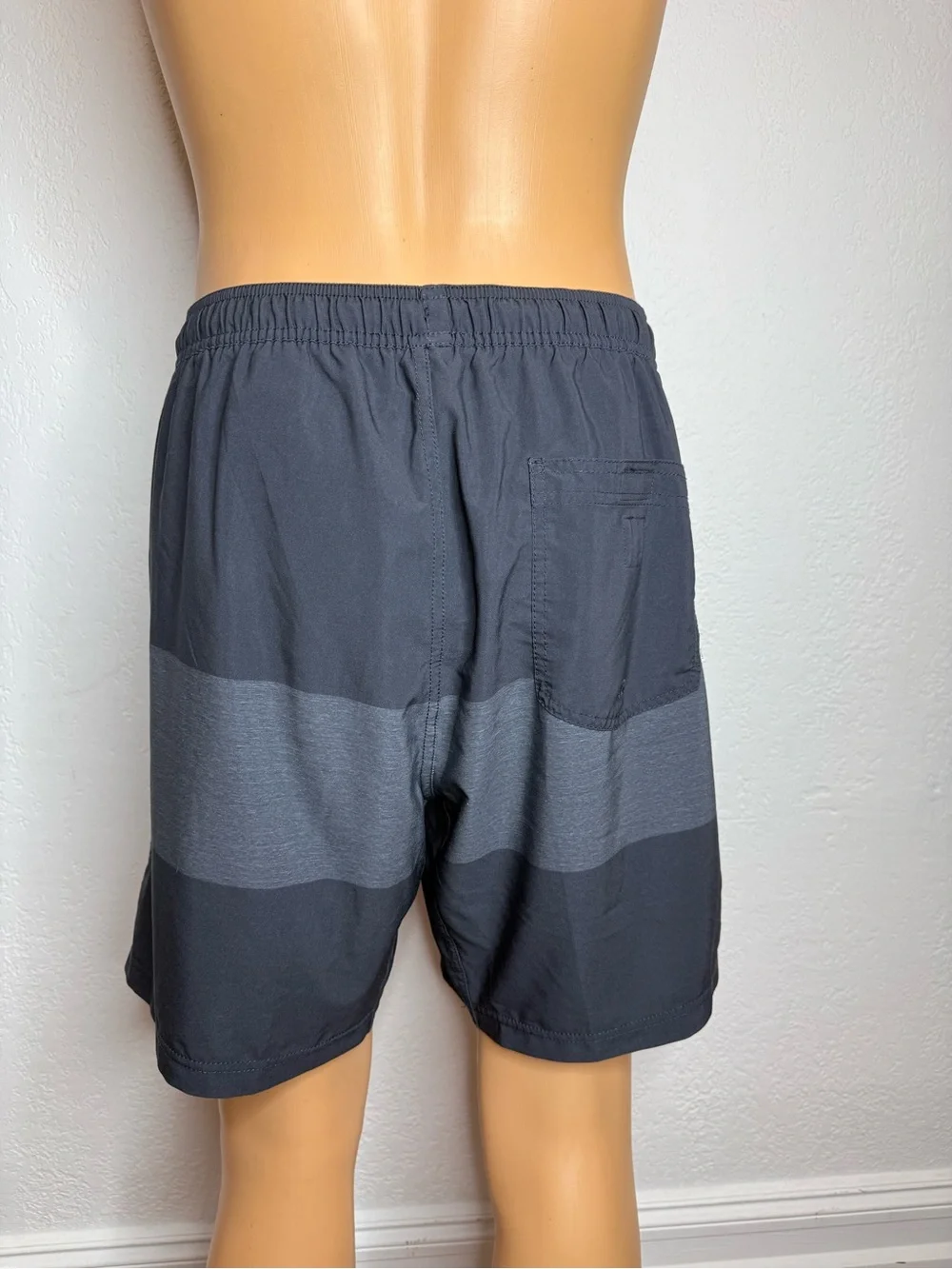Vuori Kore Short Sangria Texture Block Mens Size XL V302 Lined Athletic 7.5”